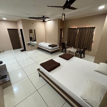 Hotel Bluediamond Bardoli Dış mekan fotoğraf